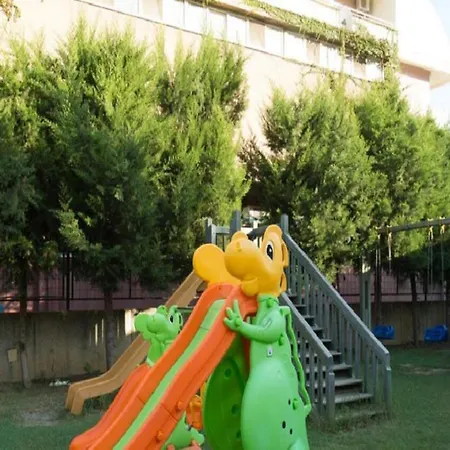 Titan Garden Ultra Konakli
